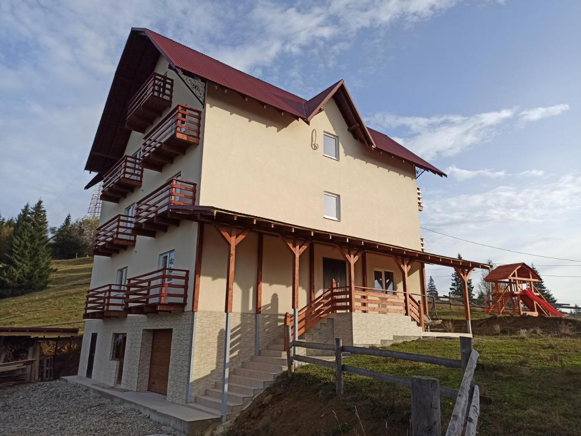У Павла Hotel Yablunytsya Exterior photo